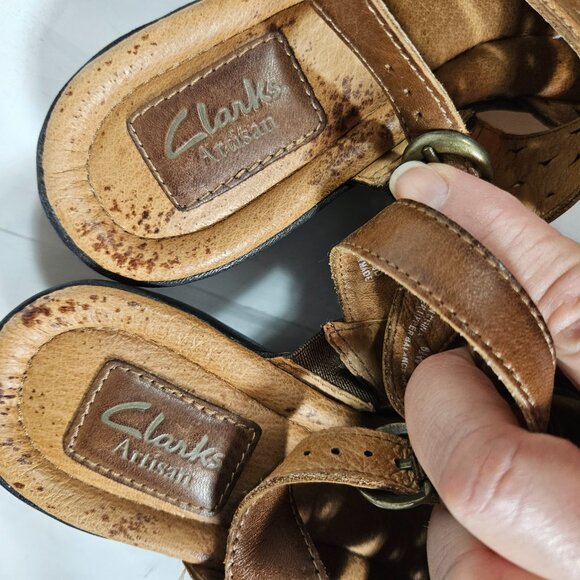 Clarks Artisan Women's Brown Wedge Sandals Crisscross Straps Buckle Back Sz 6.5W - Picture 6 of 8